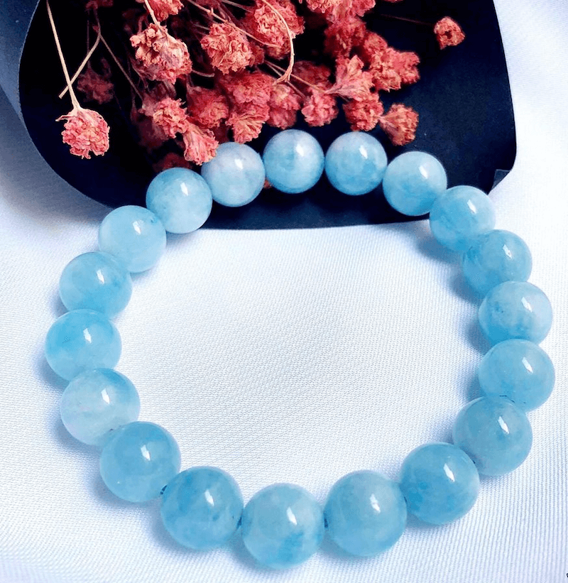 Vòng tay phong thủy làm từ đá Aquamarine